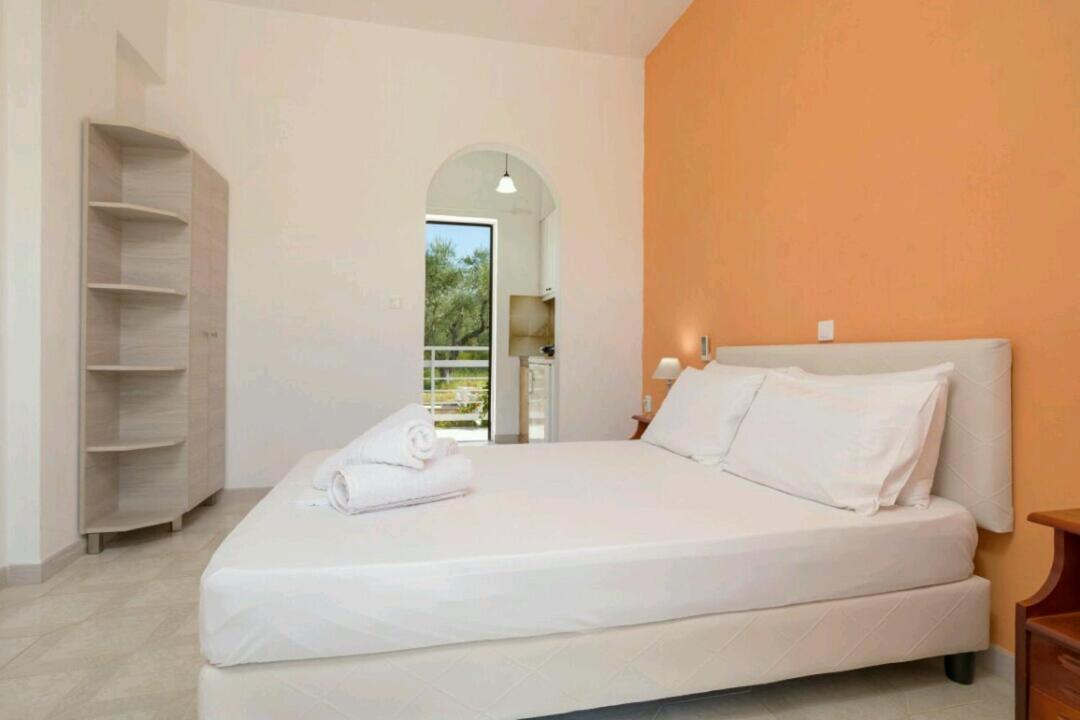 Eleni Studios & Apartments Алікес Екстер'єр фото