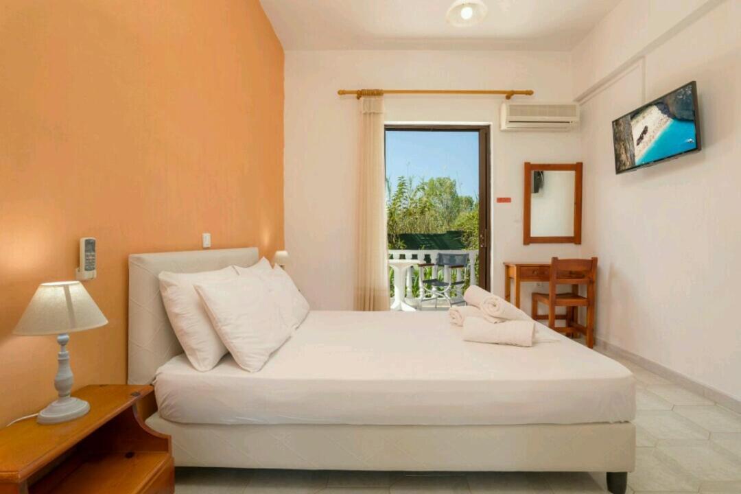 Eleni Studios & Apartments Алікес Екстер'єр фото